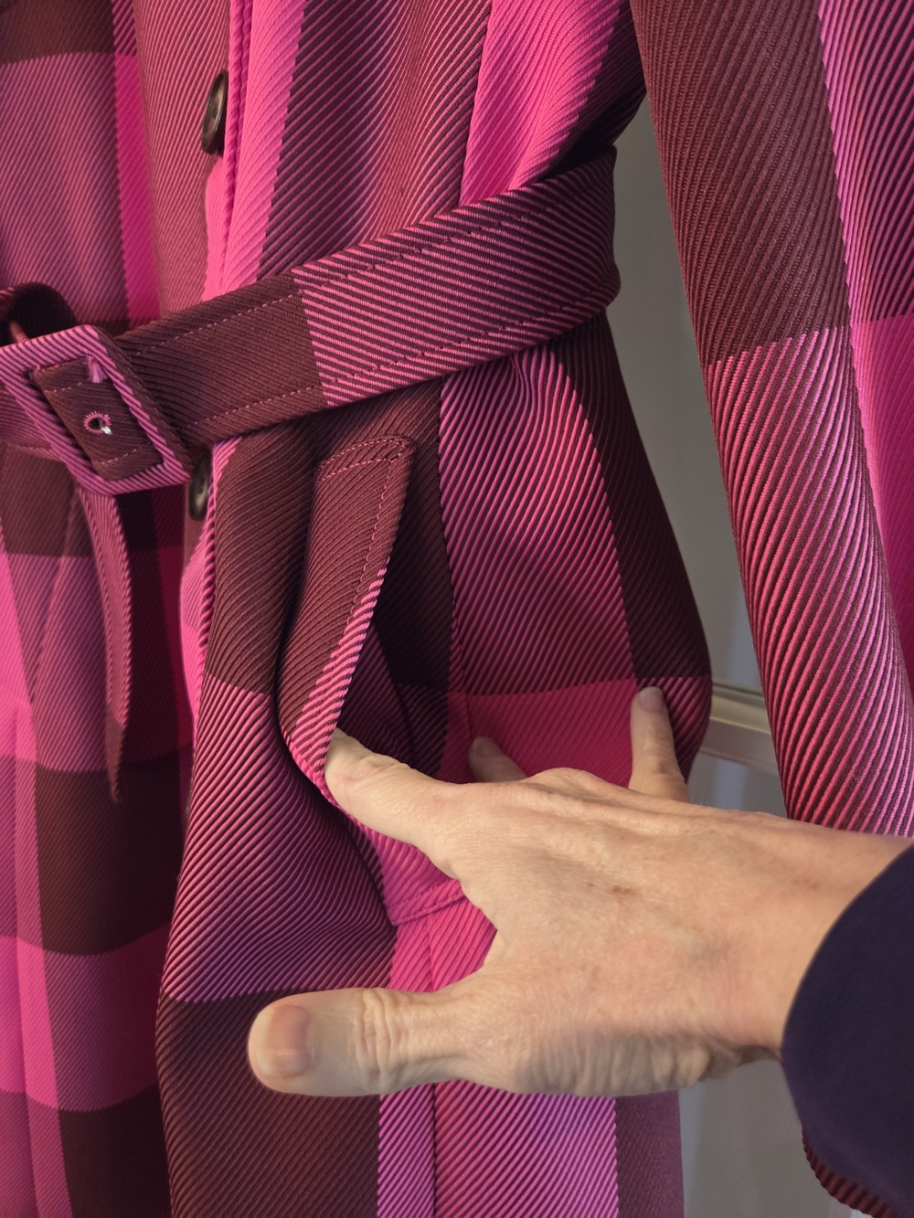 Boden Cheltenham Pink and Burgundy Plaid Trench Coat - Size 14R - Picture 16 of 16